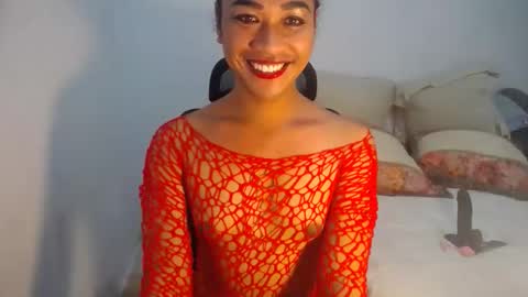 Snapshot of erika_madrigal chatting on January 11, 6:23 pm erika_madrigal online show from January 11, 6:23 pm