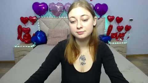 Snapshot of erikafanks chatting on February 13, 8:03 pm erikafanks online show from February 13, 8:03 pm