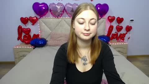 Snapshot of erikafanks chatting on February 14, 3:00 am erikafanks online show from February 14, 3:00 am