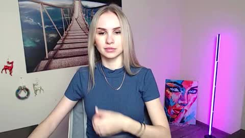 Erika online show from December 19, 1:18 pm