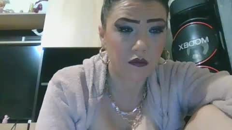 erikaguapa1989 online show from April 8, 2:11 am