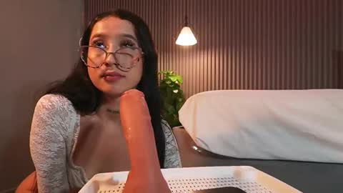 Eri  online show from March 25, 7:42 pm