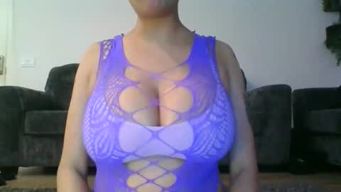 erin2025 online show from November 18, 4:39 am