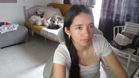 erina_1 online show from April 17, 5:27 pm
