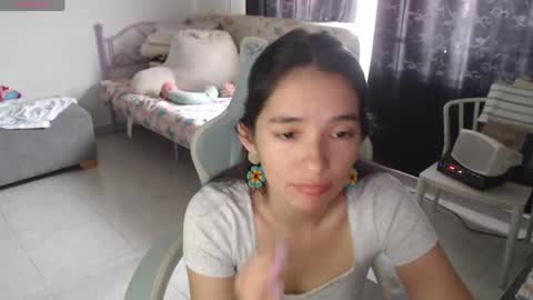 erina_1 online show from April 26, 4:59 pm