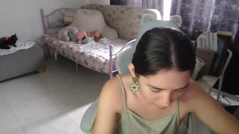 erina_1 online show from May 11, 6:27 pm