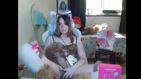 Snapshot of eris_the_doll chatting on October 9, 9:13 pm ErisTheDoll online show from October 9, 9:13 pm
