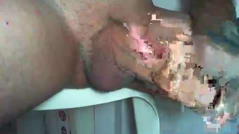 Snapshot of erniemuyhot435811 chatting on October 5, 7:23 pm erniemuyhot435811 online show from October 5, 7:23 pm