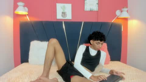 Snapshot of ero_boy40 chatting on June 12, 4:22 am ero_boy40 online show from June 12, 4:22 am