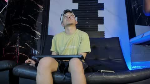 eros_fang online show from March 18, 10:07 am