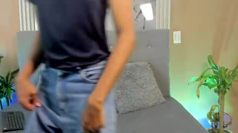 Eros Lux1 online show from April 18, 12:09 pm