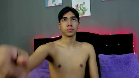 Snapshot of eros_lux1 chatting on May 4, 1:07 pm Eros Lux1 online show from May 4, 1:07 pm