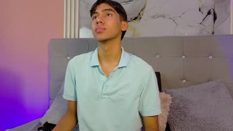 Snapshot of eros_lux1 chatting on May 30, 12:24 pm Eros Lux1 online show from May 30, 12:24 pm