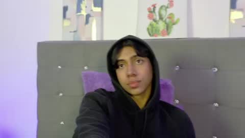 Snapshot of eros_lux1 chatting on July 21, 12:51 pm Eros Lux1 online show from July 21, 12:51 pm