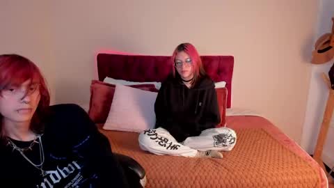 eros_nyx_ online show from March 24, 5:45 am