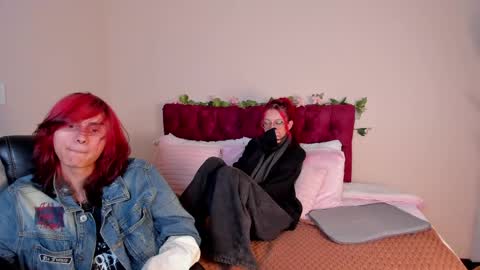 Snapshot of eros_nyx_ chatting on May 15, 1:29 pm eros_nyx_ online show from May 15, 1:29 pm