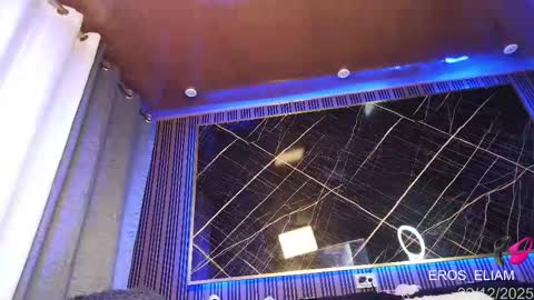 Snapshot of eroseliam chatting on December 22, 9:23 pm EROS ELIAM online show from December 22, 9:23 pm