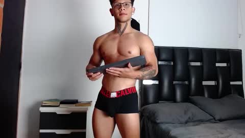 Eros online show from March 4, 11:55 pm