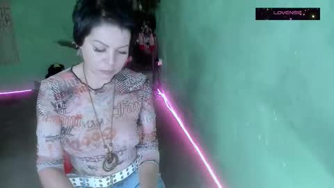 Snapshot of erotic_dessire chatting on November 27, 3:47 pm Eve online show from November 27, 3:47 pm