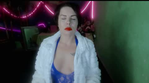 Snapshot of erotic_dessire chatting on January 10, 11:12 am Eve online show from January 10, 11:12 am