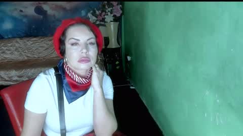 Snapshot of erotic_dessire chatting on February 9, 7:40 pm Eve online show from February 9, 7:40 pm