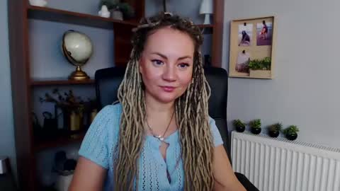 Snapshot of erotic_kaya chatting on December 9, 5:30 pm KAYA online show from December 9, 5:30 pm