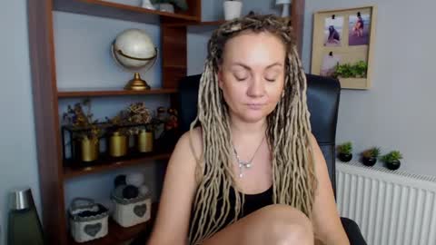 Snapshot of erotic_kaya chatting on December 11, 5:37 pm KAYA online show from December 11, 5:37 pm