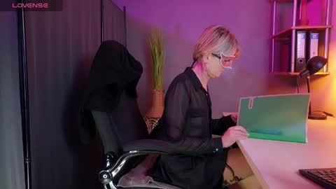 Eva online show from April 15, 9:38 am