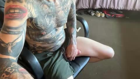 Snapshot of eroticcloseups chatting on April 7, 11:15 pm Erotic CloseUps online show from April 7, 11:15 pm
