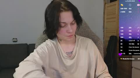 esajukyy online show from April 20, 4:32 pm