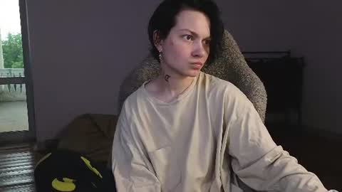 esajukyy online show from June 12, 2:49 pm