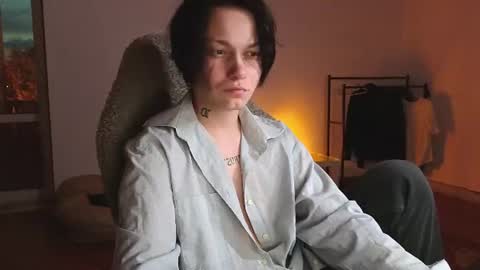 esajukyy online show from June 27, 4:12 pm