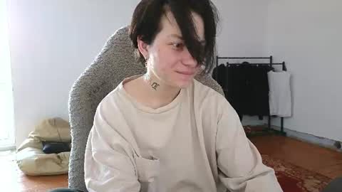 esajukyy online show from July 3, 7:48 am