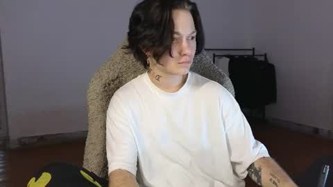 esajukyy online show from August 1, 2:38 pm
