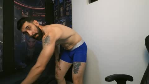 Snapshot of escanor_ilios chatting on March 3, 10:04 pm escanor_ilios online show from March 3, 10:04 pm