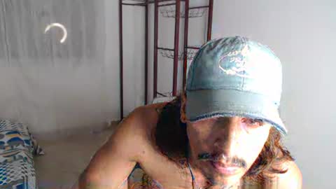 Snapshot of escanor_legendary chatting on December 21, 3:25 am Scanor online show from December 21, 3:25 am