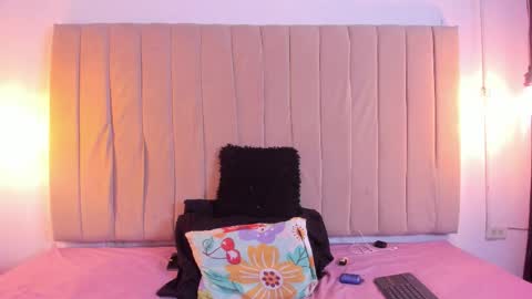 Snapshot of escar_let chatting on February 11, 4:17 am Scarlett online show from February 11, 4:17 am