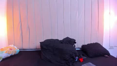 Snapshot of escar_let chatting on February 19, 4:08 am Scarlett online show from February 19, 4:08 am