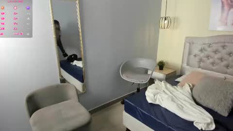 Snapshot of escarleth__ chatting on June 24, 12:26 pm Escarlet online show from June 24, 12:26 pm