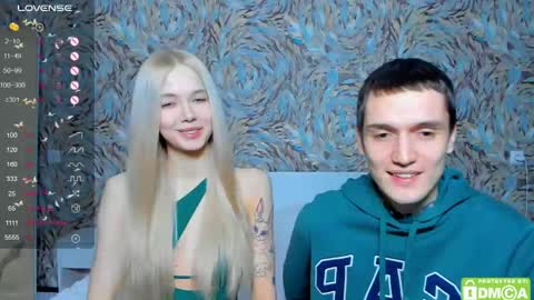 Snapshot of eshcka chatting on May 2, 7:57 am Megan and Brad online show from May 2, 7:57 am
