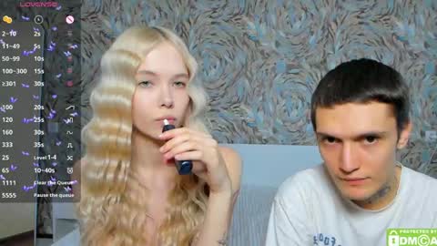 Snapshot of eshcka chatting on May 22, 10:32 am Megan and Brad online show from May 22, 10:32 am