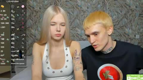 Snapshot of eshcka chatting on May 28, 1:08 pm Megan and Brad online show from May 28, 1:08 pm