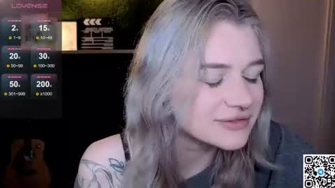 Snapshot of eshleeeygreen chatting on June 28, 11:33 pm EshleGreen online show from June 28, 11:33 pm