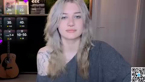 Snapshot of eshleeeygreen chatting on July 2, 7:14 am EshleGreen online show from July 2, 7:14 am