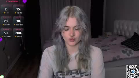 Snapshot of eshleeeygreen chatting on July 15, 6:24 pm EshleGreen online show from July 15, 6:24 pm