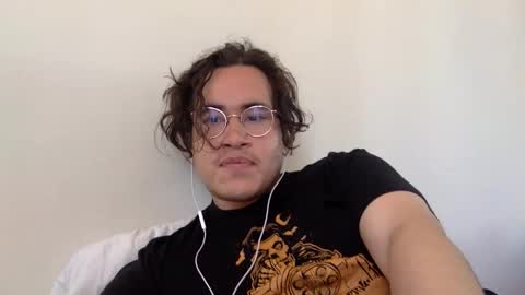 esiiiiiiiiis online show from June 2, 10:45 pm