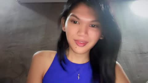 Snapshot of esilchan chatting on May 17, 6:33 am Chelliane online show from May 17, 6:33 am