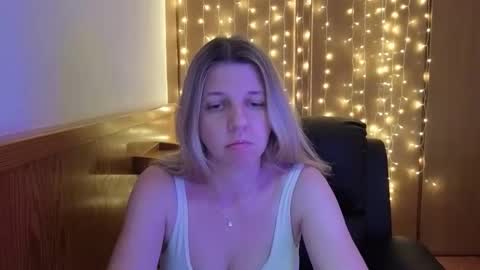 esma347866 online show from April 14, 10:49 pm