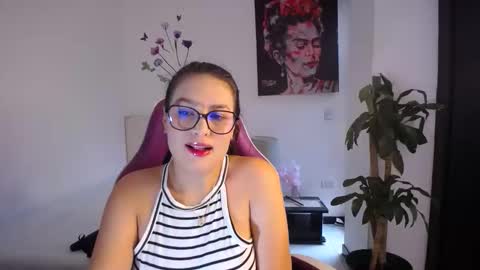 Esmeralda online show from February 22, 7:23 pm