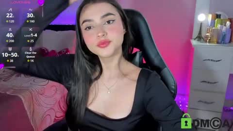 Snapshot of esmeralda_le chatting on May 11, 11:16 am Esmeralda online show from May 11, 11:16 am